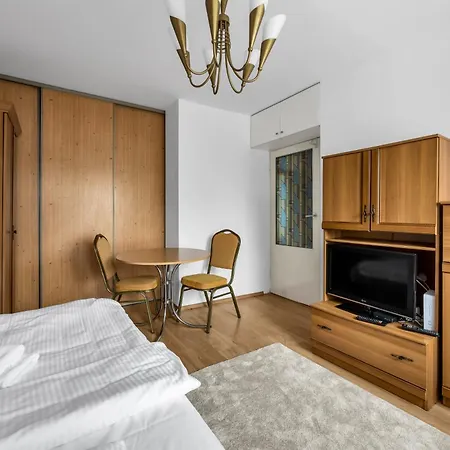 Bielany Standard By Bookinghost Appartement *