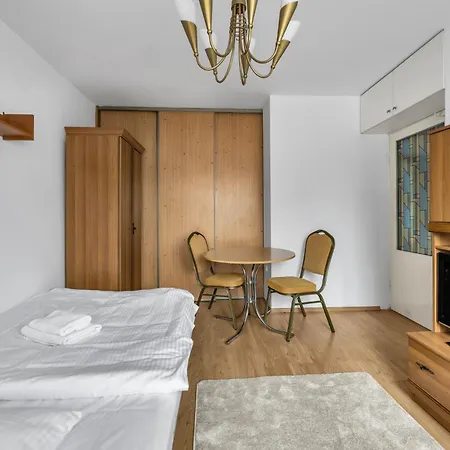 Bielany Standard By Bookinghost *