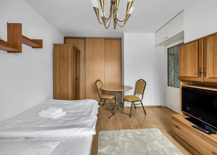 Bielany Standard By Bookinghost *